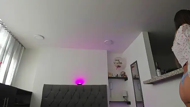 Adhhaaraaa  online show from 12.20.24