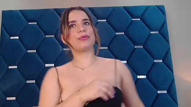 ThaniaJones online show from 09.24.25