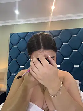 ThaniaJones online show from 03.29.26