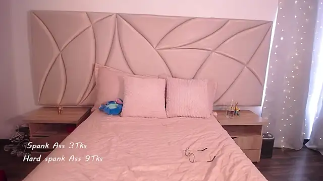 ValleryC online show from 11.04.25