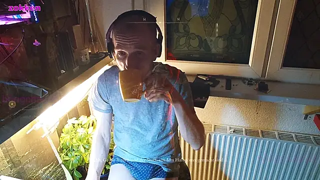 Snapshot of BongChannel chatting on 01.14.25 BongChannel online show from 01.14.25