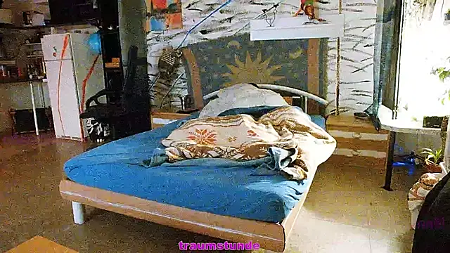 Snapshot of BongChannel chatting on 01.23.25 BongChannel online show from 01.23.25