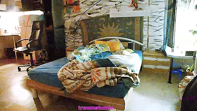 Snapshot of BongChannel chatting on 01.23.25 BongChannel online show from 01.23.25