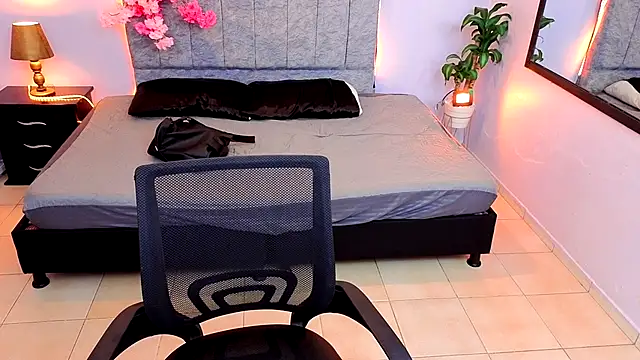 Lana stone  online show from 10.04.25