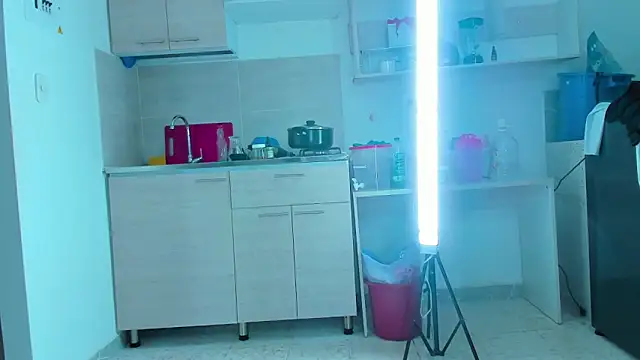 angi sousa2 online show from 02.22.25