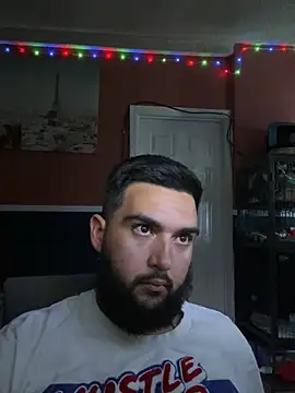 Snapshot of bigdickgio6923 chatting on 12.17.24 bigdickgio6923 online show from 12.17.24