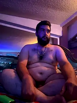 Snapshot of bigdickgio6923 chatting on 09.23.25 bigdickgio6923 online show from 09.23.25