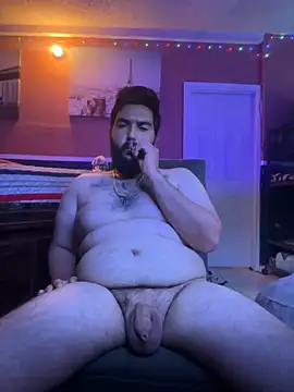 Snapshot of bigdickgio6923 chatting on 09.30.25 bigdickgio6923 online show from 09.30.25