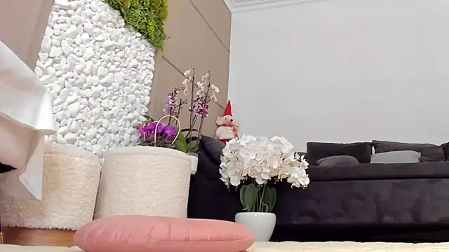 Deliciouslips online show from 03.19.25