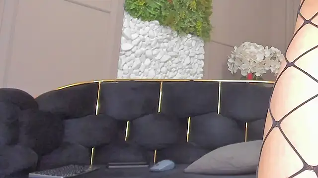 Snapshot of Deliciouslips chatting on 02.26.26 Deliciouslips online show from 02.26.26