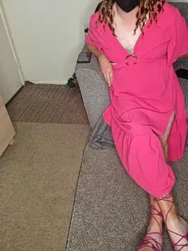 Snapshot of ellie-tv chatting on 09.25.25 ellie-tv online show from 09.25.25