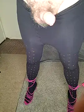 Snapshot of ellie-tv chatting on 10.20.25 ellie-tv online show from 10.20.25