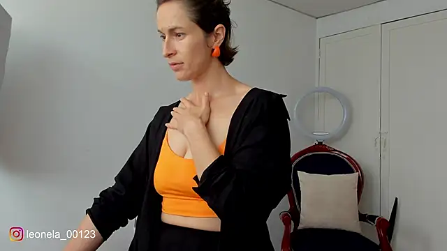 cuddlingbunny online show from 12.21.25