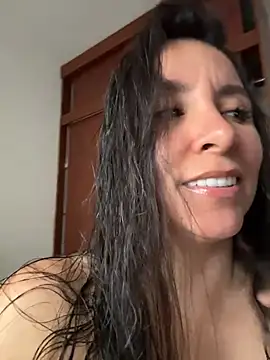 Snapshot of emely_sexx20 chatting on 02.20.26 emely sexx20 online show from 02.20.26