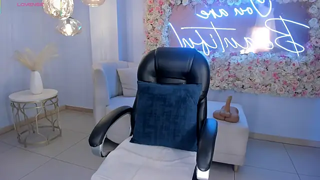 AlessaRomero online show from 10.08.25