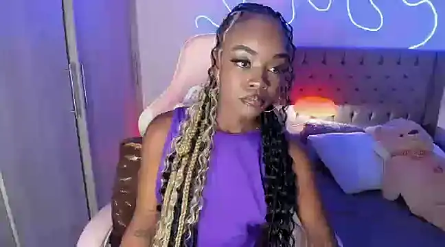 Snapshot of Miss_westt_ chatting on 12.14.24 Miss westt  online show from 12.14.24