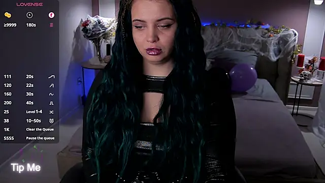 Snapshot of Miss_Maya_Mils chatting on 10.22.25 Miss Maya Mils online show from 10.22.25