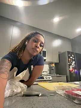 Your Paris online show from 10.24.25