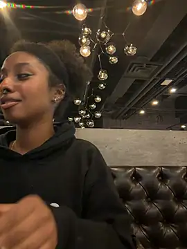 Your Paris online show from 02.04.26