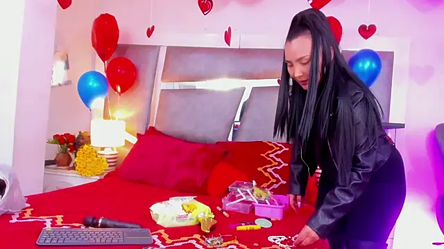 Evangeline Taylorr online show from 02.15.25