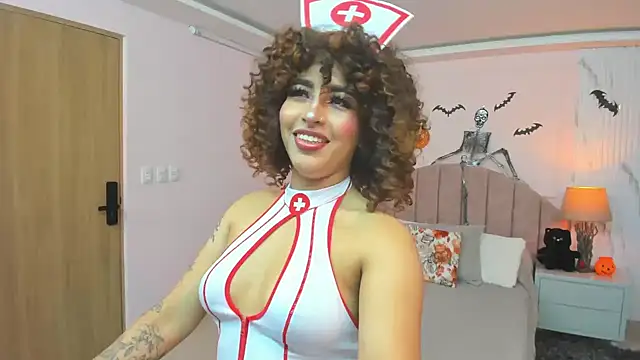 MadelaineJones online show from 10.29.25