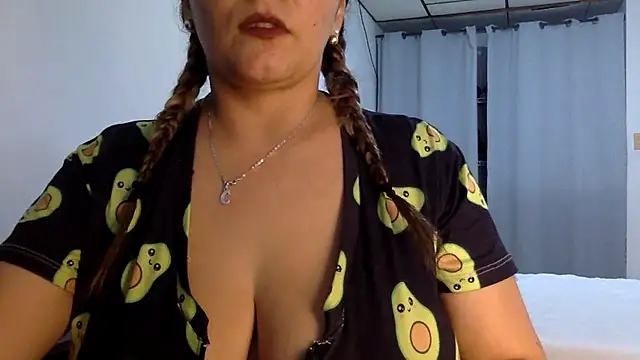 Snapshot of tara_rios chatting on 01.17.26 tara rios online show from 01.17.26