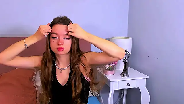 GraceLips online show from 03.18.25