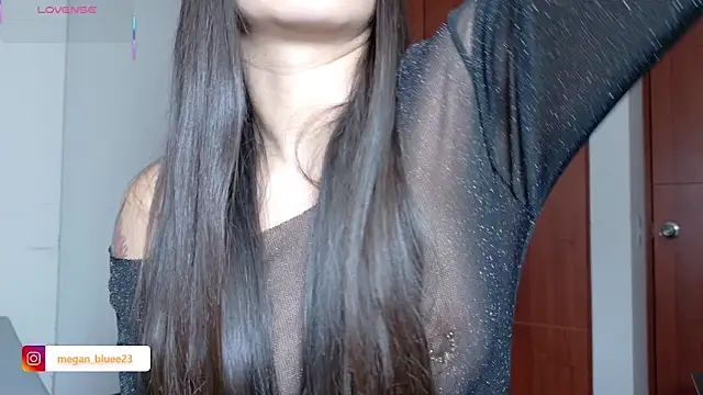 megan bluee23 online show from 12.18.25