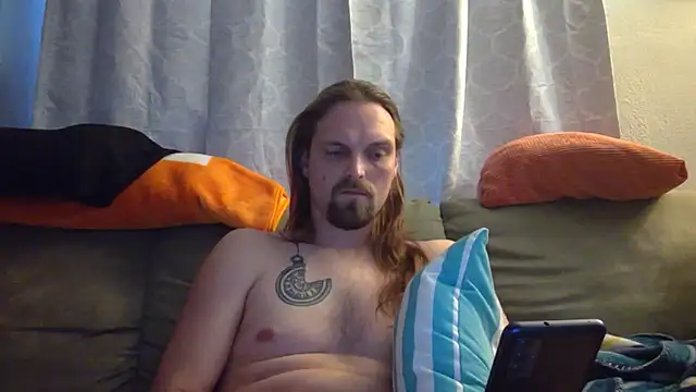 Snapshot of VitaminDrewFl chatting on 01.06.26 VitaminDrewFl online show from 01.06.26