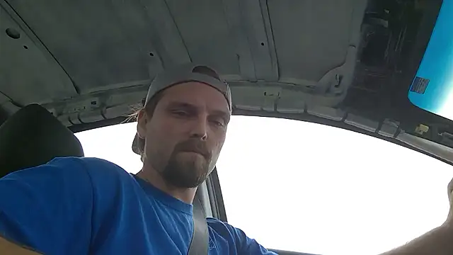 Snapshot of VitaminDrewFl chatting on 01.14.26 VitaminDrewFl online show from 01.14.26