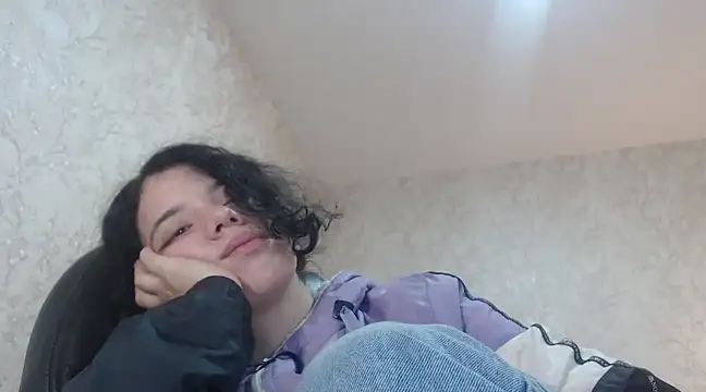 EmmaCowperr online show from 01.16.25