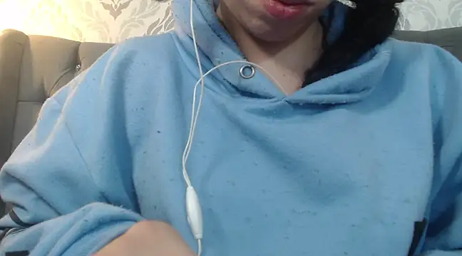 EmmaCowperr online show from 02.28.25