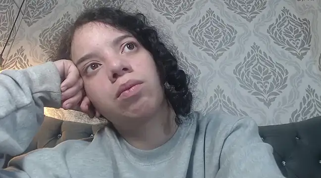 EmmaCowperr online show from 03.22.25