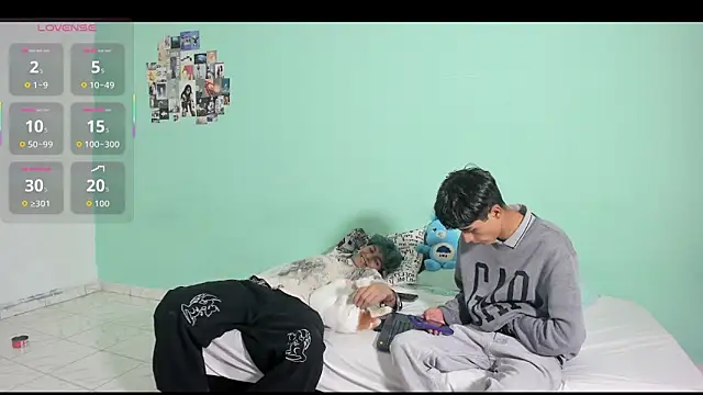 oliverhot2005 online show from 10.28.25