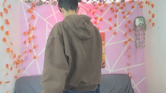 oliverhot2005 online show from 11.07.25