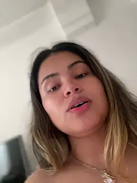 Snapshot of melanny10 chatting on 01.17.25 melanny10 online show from 01.17.25