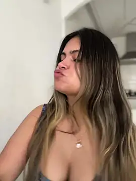 Snapshot of melanny10 chatting on 03.16.25 melanny10 online show from 03.16.25