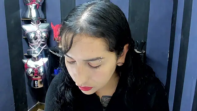 LucyStrike  online show from 02.06.25