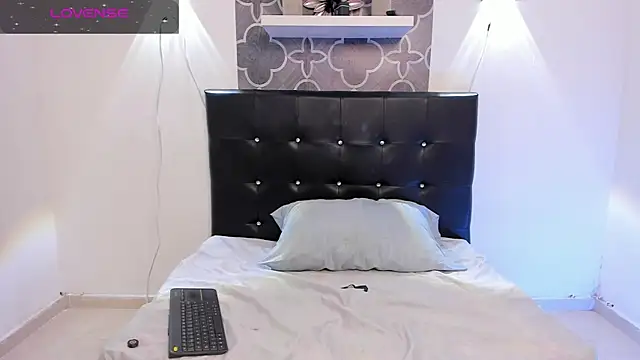 katybabyg online show from 12.17.25