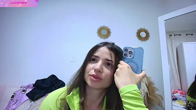 Ashleyjenner  online show from 11.23.25