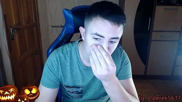 Snapshot of bigmark033 chatting on 10.31.25 bigmark033 online show from 10.31.25