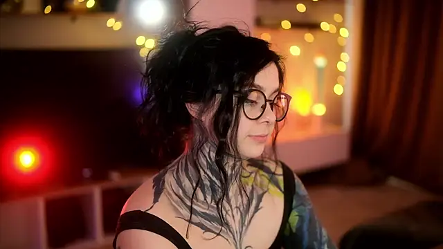 Snapshot of AcidPie chatting on 03.08.25 AcidPie online show from 03.08.25