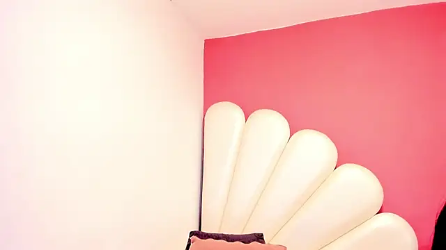 Snapshot of Vicky_Freedom chatting on 02.28.25 Vicky Freedom online show from 02.28.25