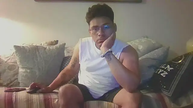 ThixxkkLatin online show from 10.13.25