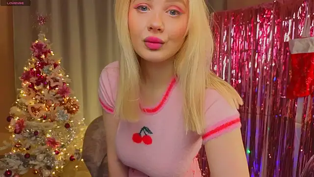 oliviabr0wn0 online show from 12.03.24