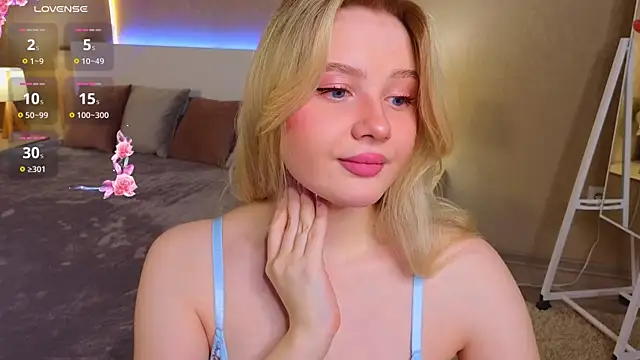 oliviabr0wn0 online show from 02.17.25