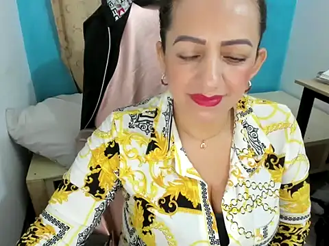 Snapshot of MonicaGarcia_ chatting on 02.14.25 MonicaGarcia online show from 02.14.25