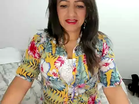 Snapshot of MonicaGarcia_ chatting on 03.01.25 MonicaGarcia online show from 03.01.25