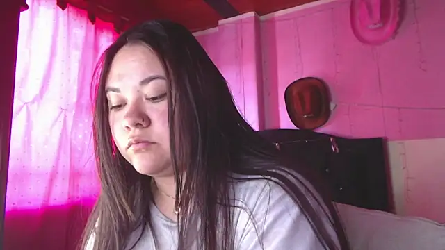 NikkiRous  online show from 02.21.26