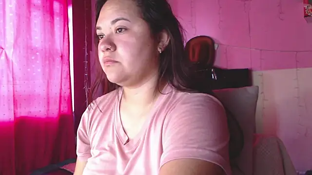 NikkiRous  online show from 04.16.26